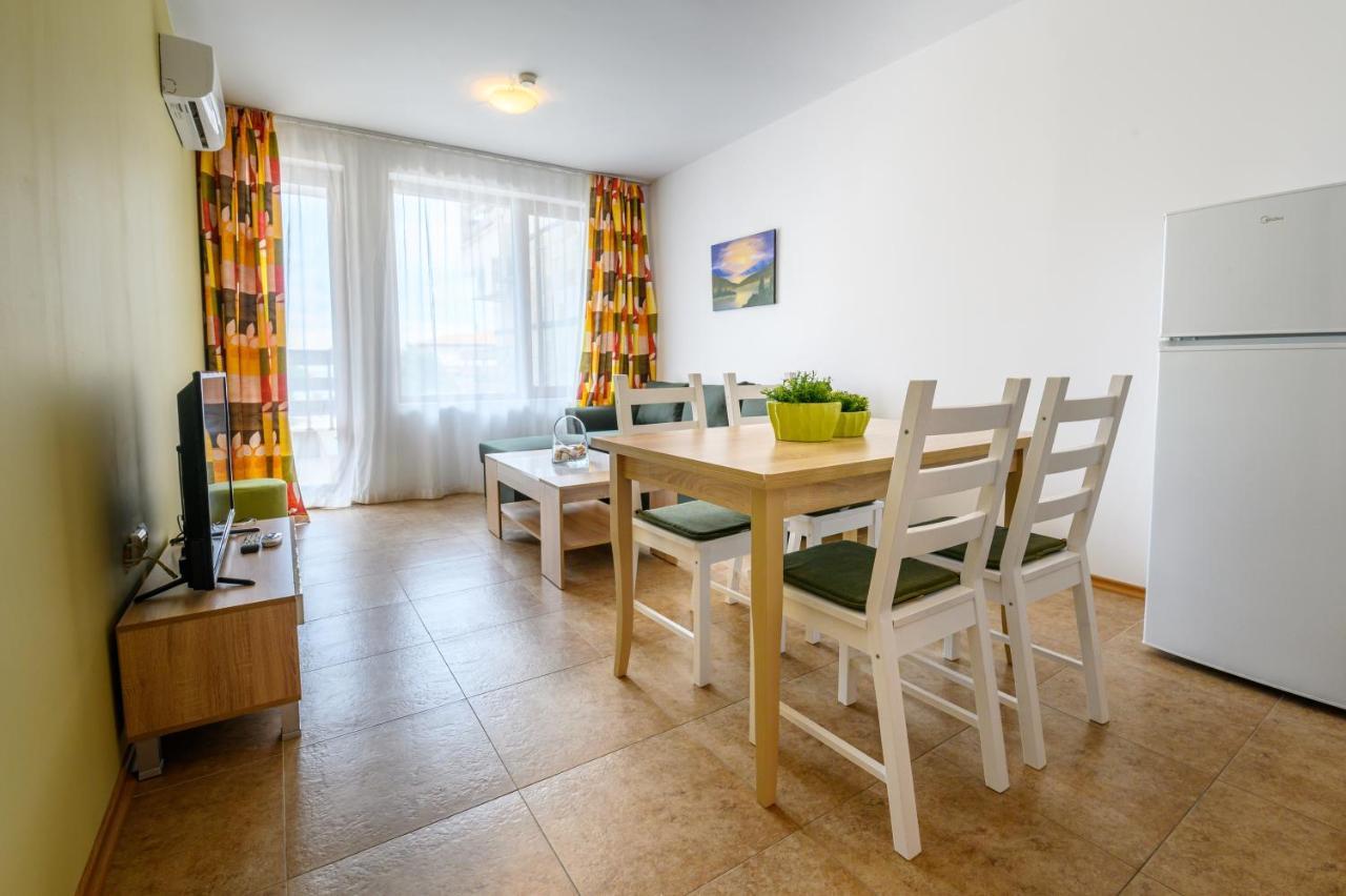 Robinson Beach Apartments Еленіте Екстер'єр фото