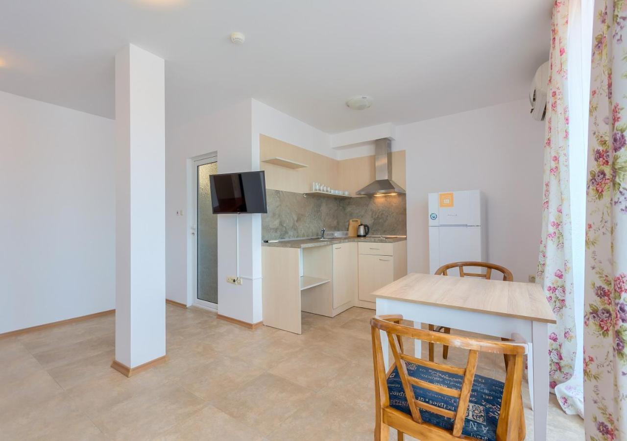 Robinson Beach Apartments Еленіте Екстер'єр фото