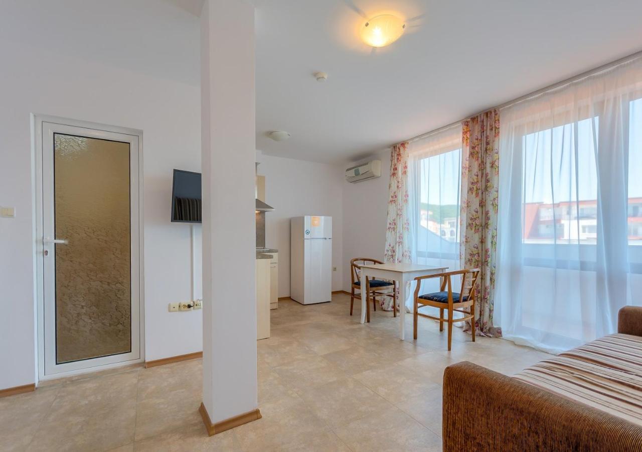 Robinson Beach Apartments Еленіте Екстер'єр фото