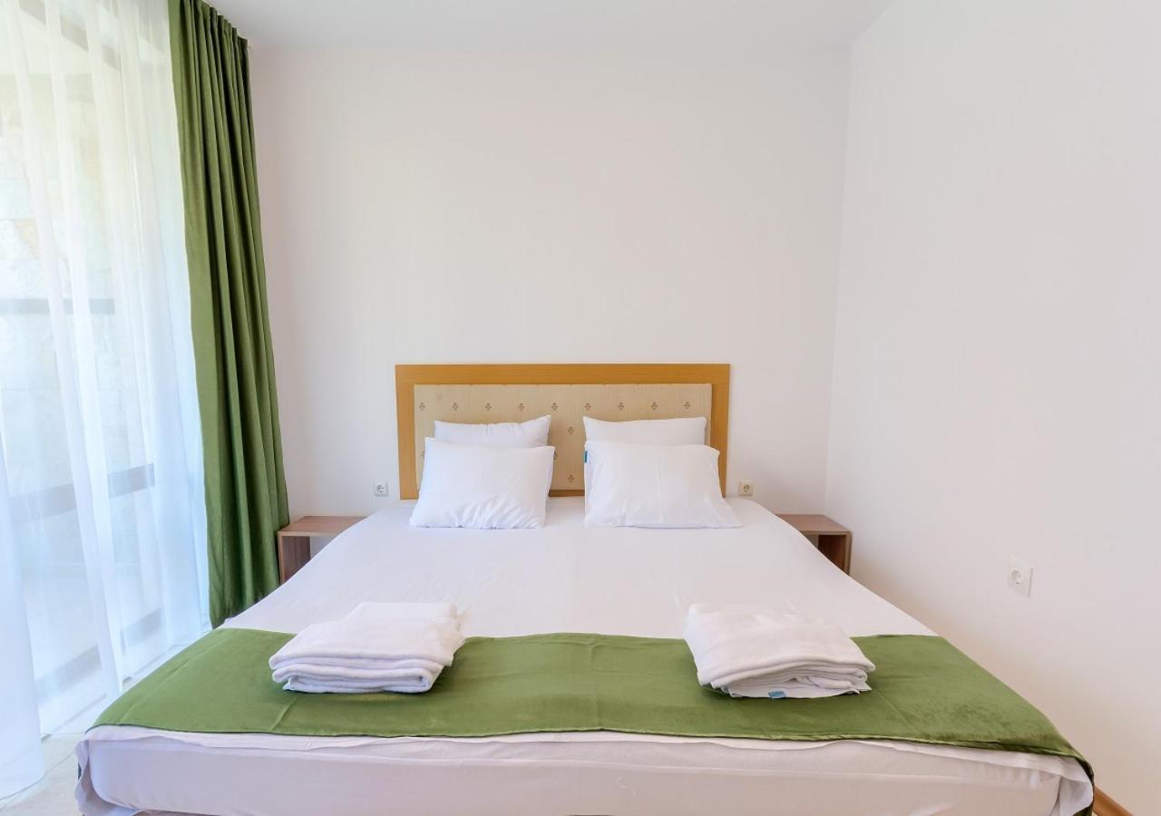 Robinson Beach Apartments Еленіте Екстер'єр фото