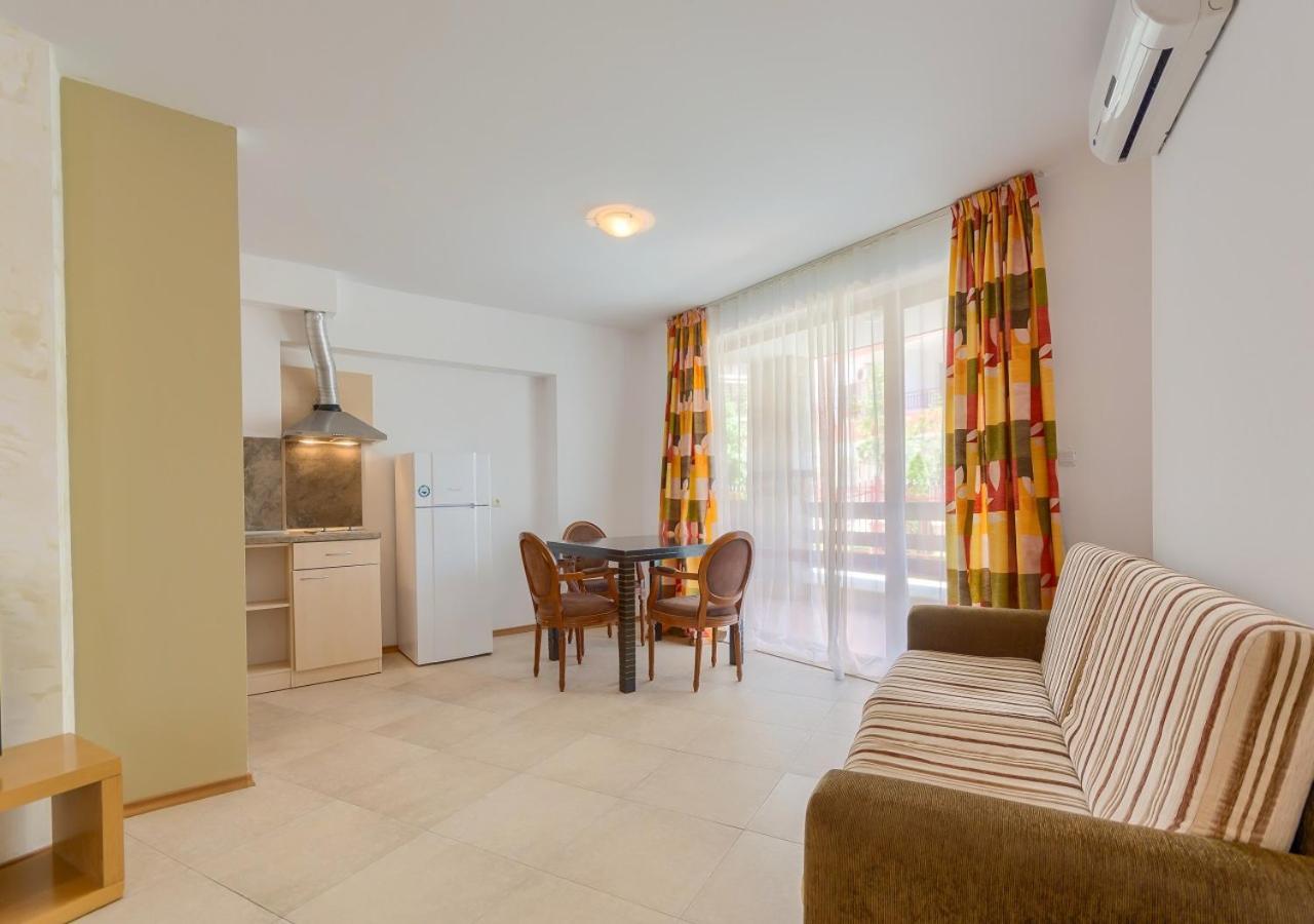 Robinson Beach Apartments Еленіте Екстер'єр фото